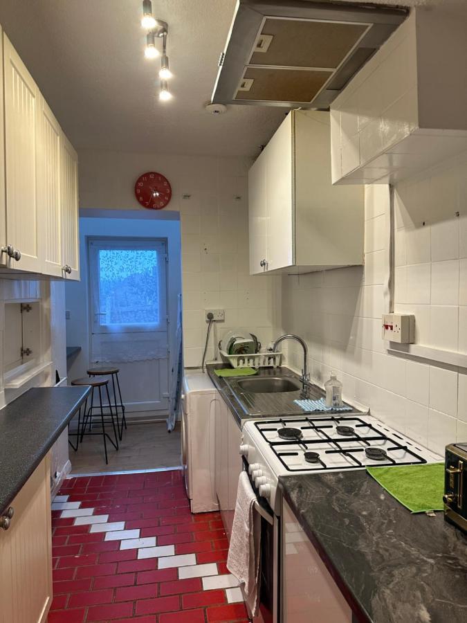 3Rd Studio Flat With Private Toilet And Bathroom Setup For Family Enjoyment 134 Keedonwood Road Бромли Экстерьер фото
