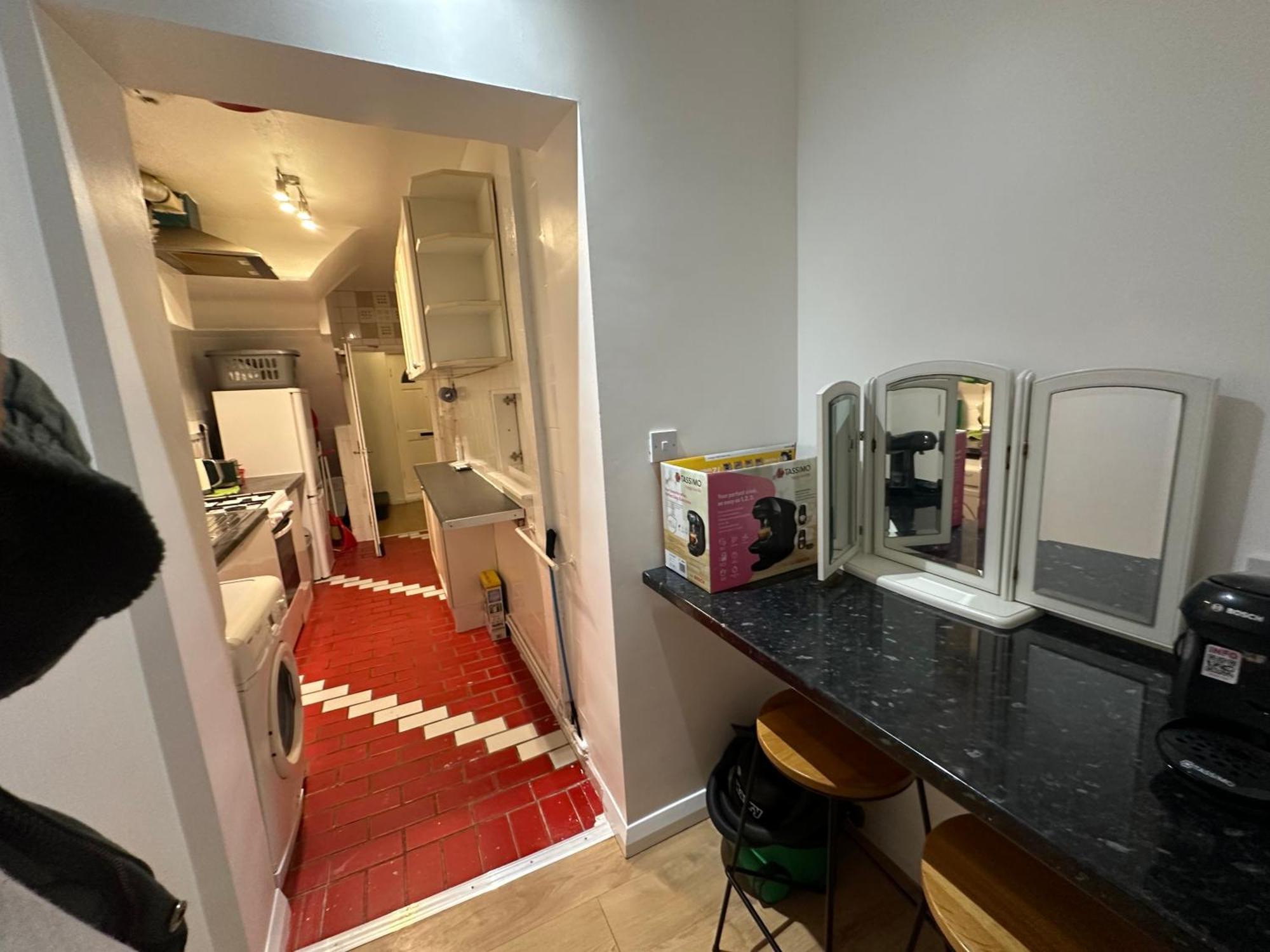 3Rd Studio Flat With Private Toilet And Bathroom Setup For Family Enjoyment 134 Keedonwood Road Бромли Экстерьер фото