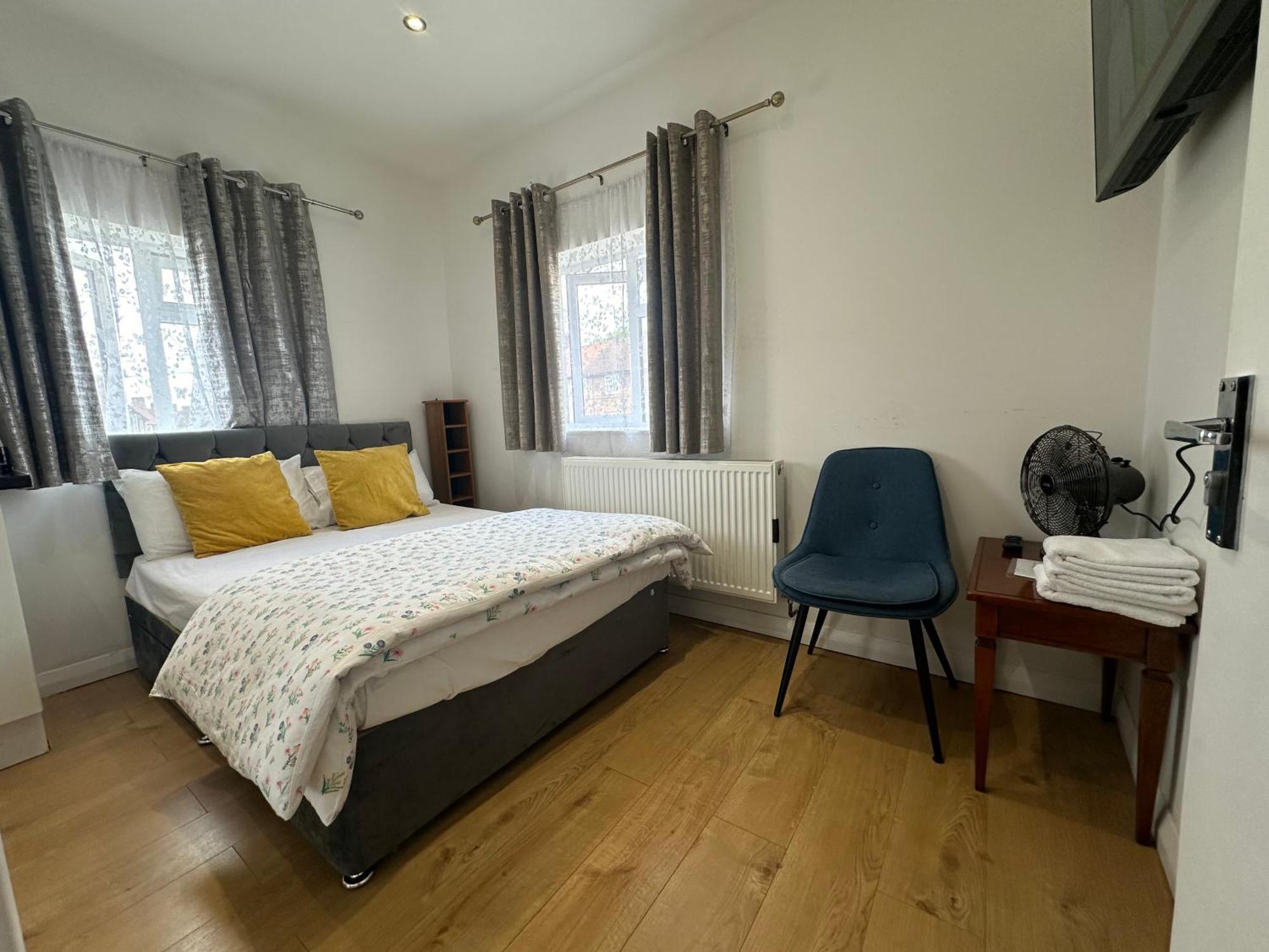 3Rd Studio Flat With Private Toilet And Bathroom Setup For Family Enjoyment 134 Keedonwood Road Бромли Экстерьер фото